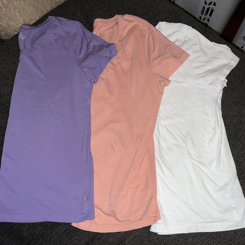 Bundle of 3 time and tru t-shirt v-necks